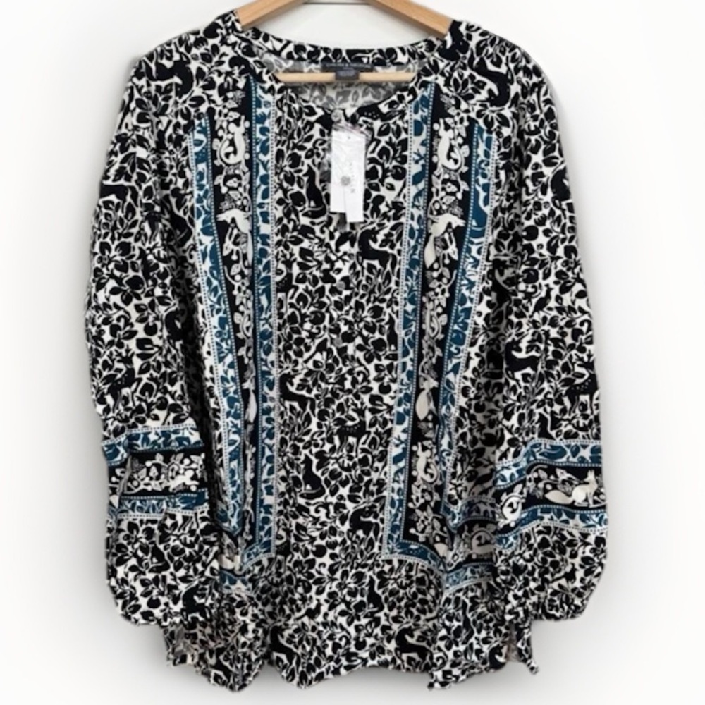 Chelsea & Theodore Womens Size 1X Black White Blue Fox Deer Print Boho Blouse